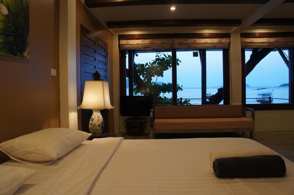 Rawai View Beachfront Esterno foto